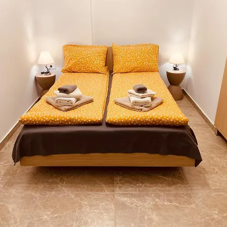 Jade 28 سكوبجي